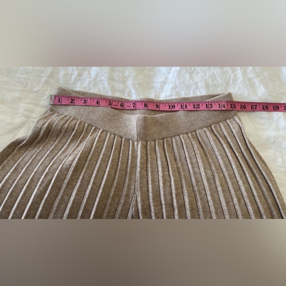 Downeast | Women’s Large | Beige Knit Pleated Wide Leg High Waisted Pants | EUC - Picture 4 of 9